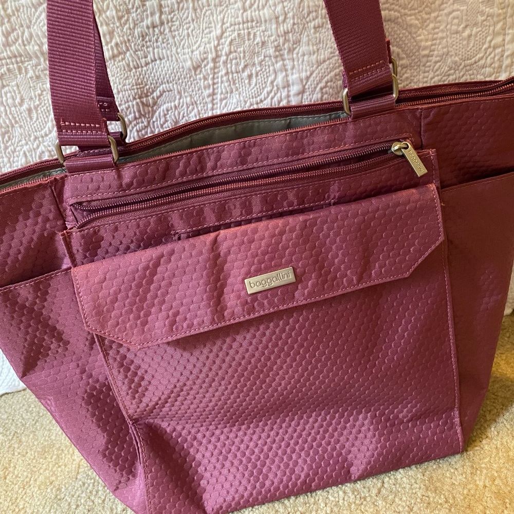 Baggallini Village tote shoulder bag mulberry rose